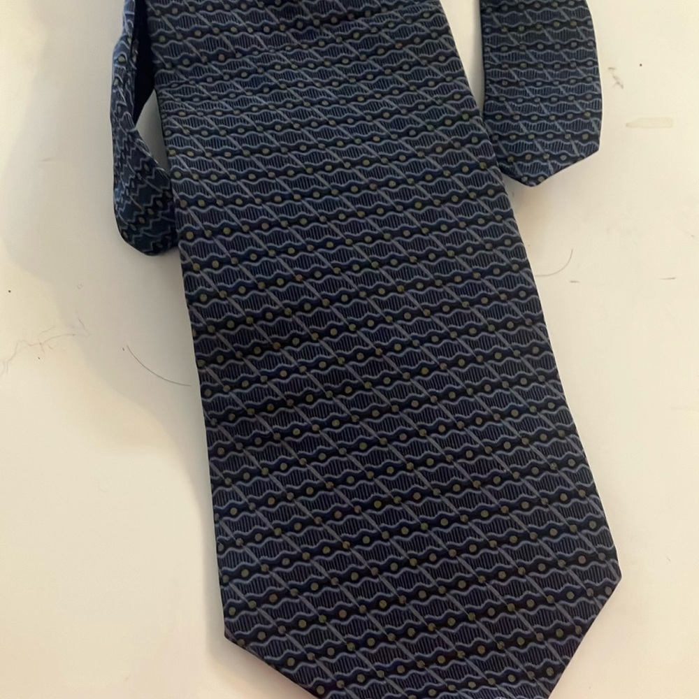 FINAL MARKDOWN Geoffrey Beene silk tie
